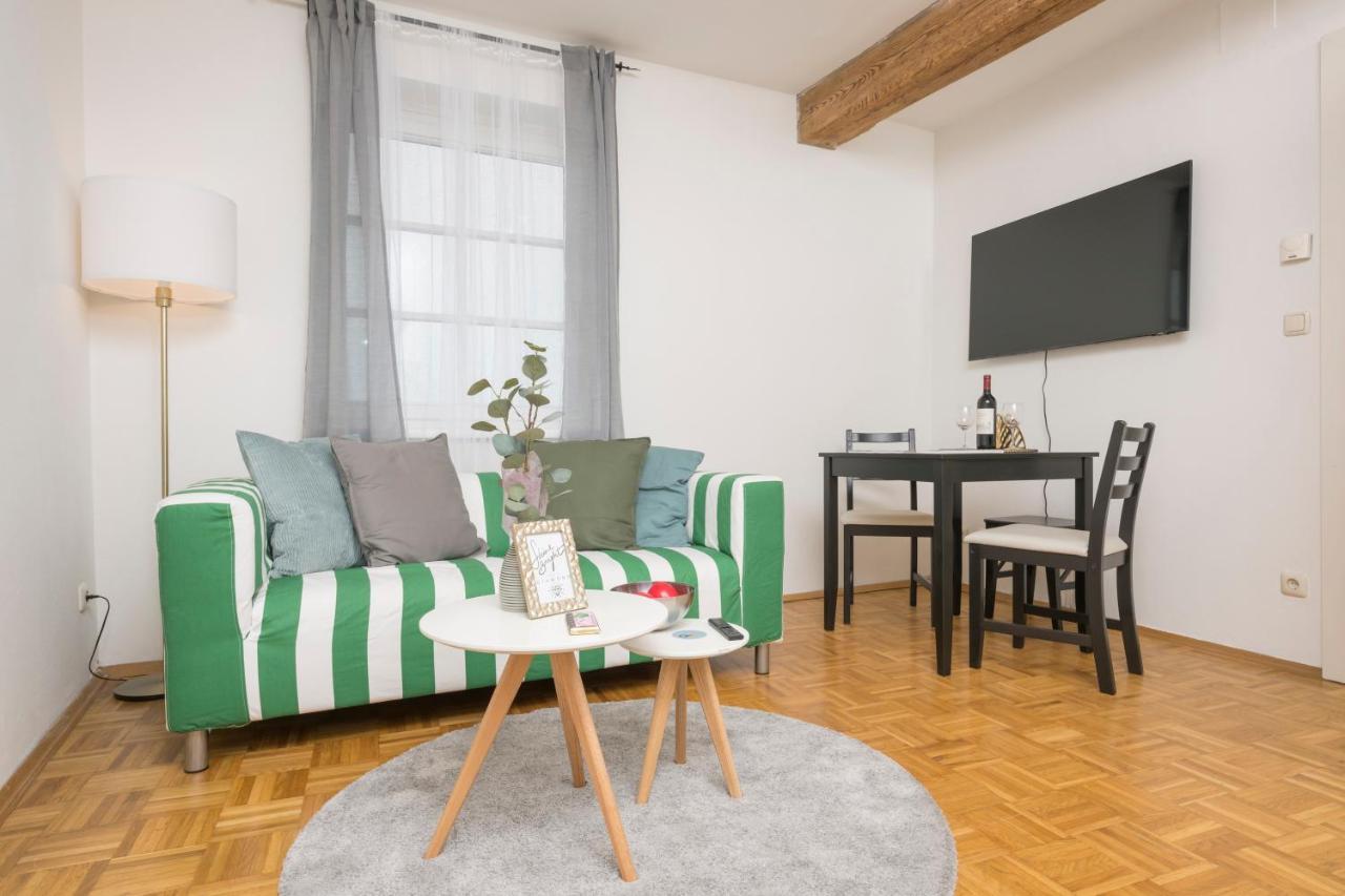 Zum Grazer Uhrturm Apartment Exterior photo