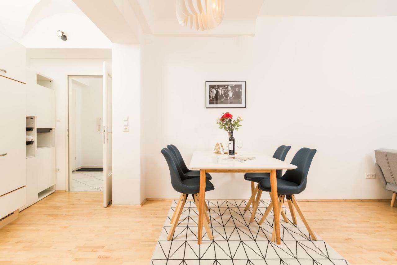 Zum Grazer Uhrturm Apartment Exterior photo