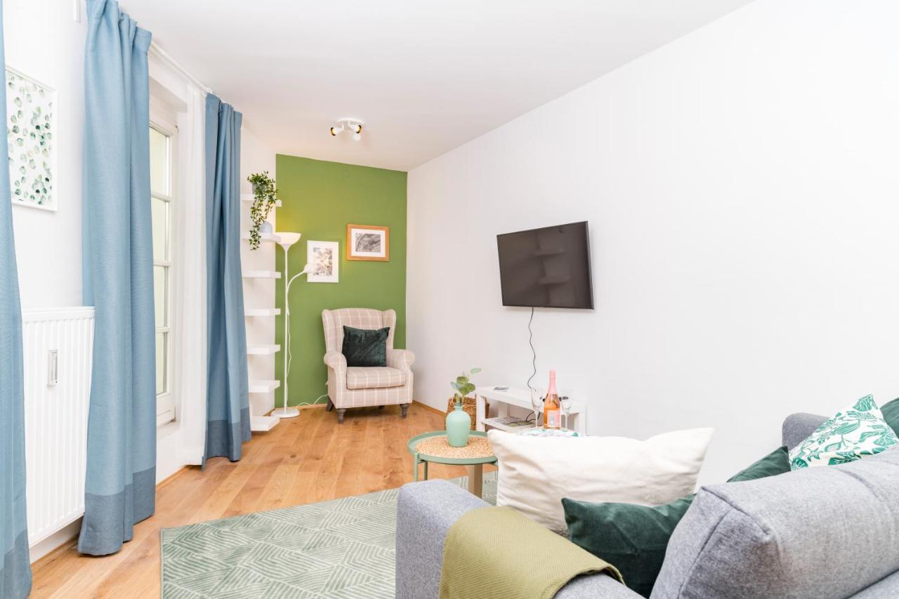 Zum Grazer Uhrturm Apartment Exterior photo
